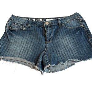 DKNY size 10 blue jean shorts frayed hem black pin stripe boyfriend cut